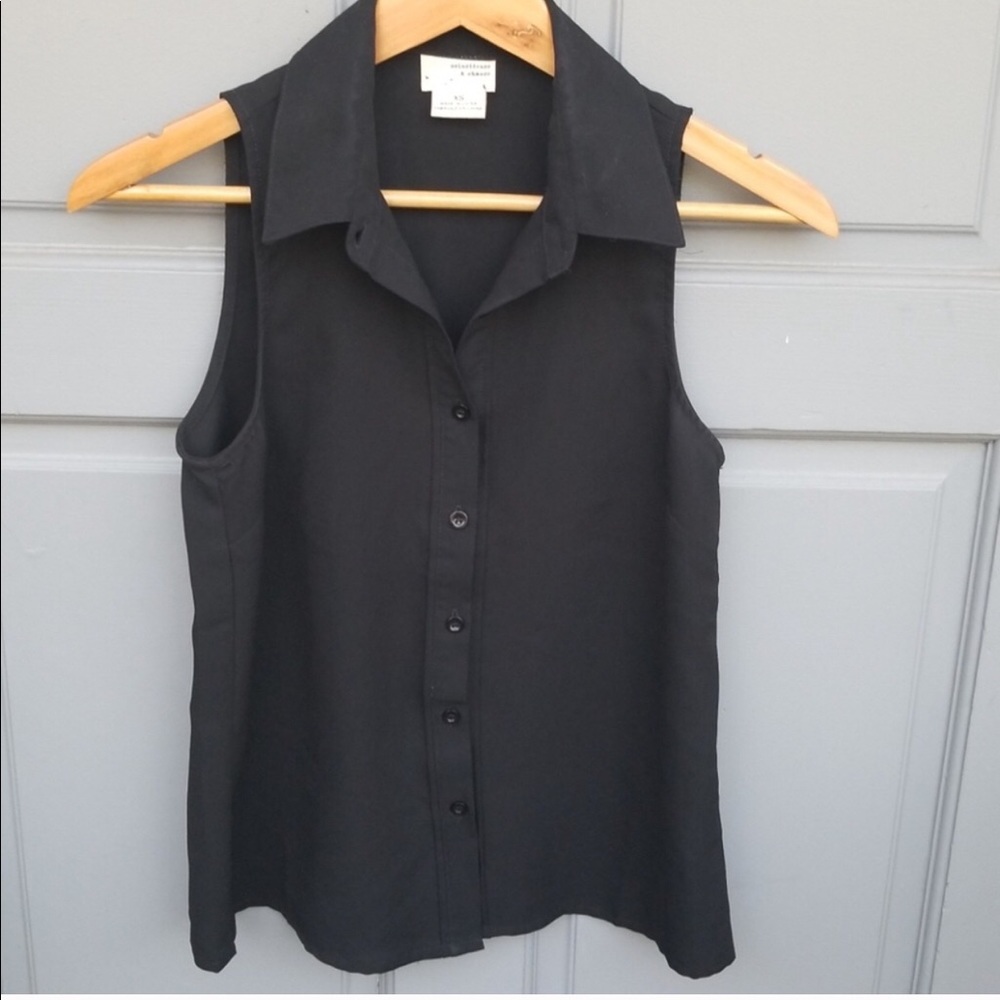 Black Sleeveless Button Down Tank Blouse